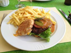 Burger & Fries-Swiss Style